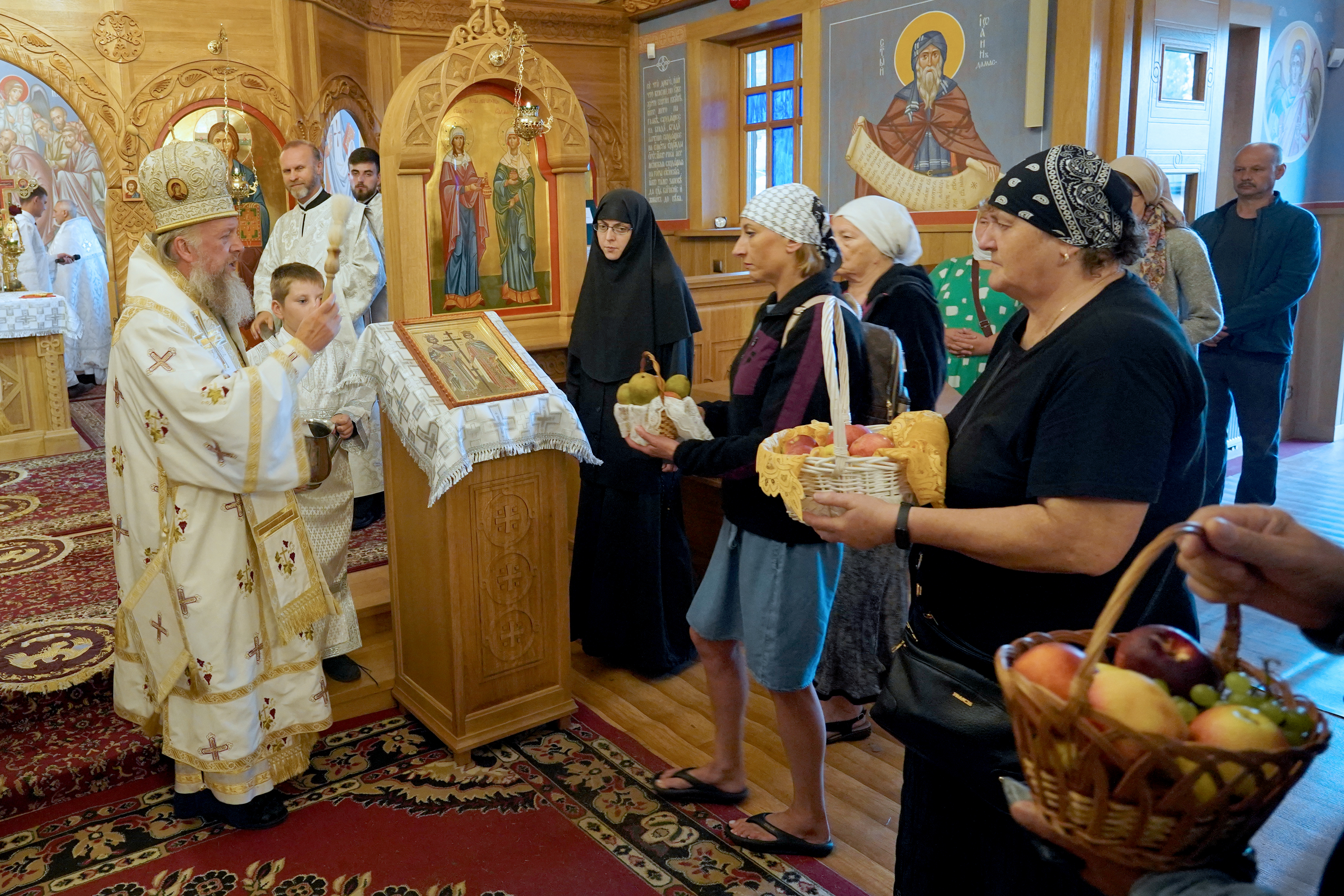 Night Divine Liturgy in Grabarka Convent 