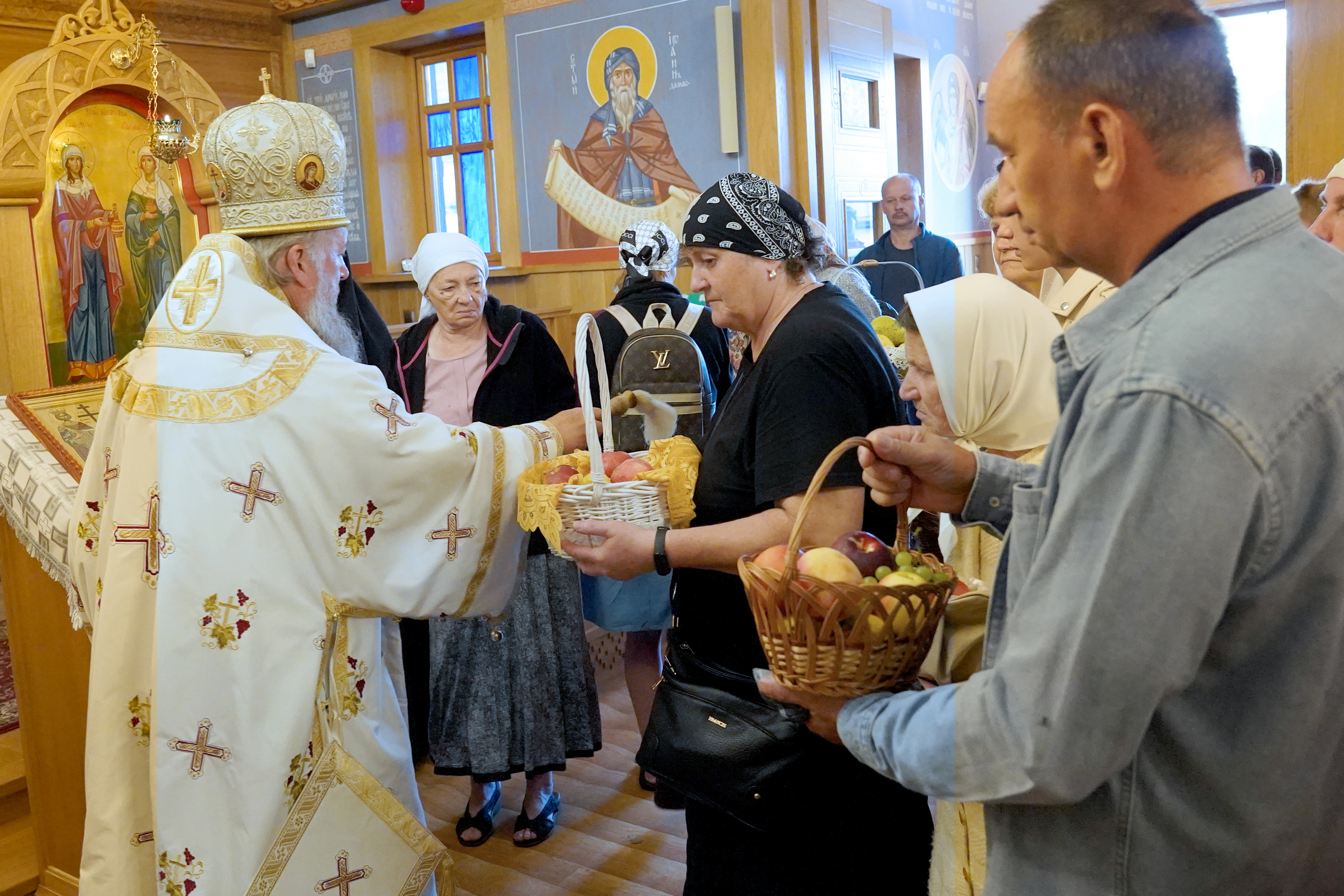 Night Divine Liturgy in Grabarka Convent 