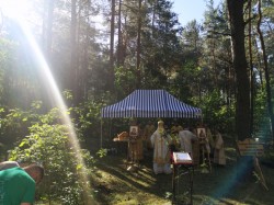Sheep1389 
Pontifical Divine Liturgy in forest - Warsaw pilgrimage 2024 
2024-10-08 13:51:33