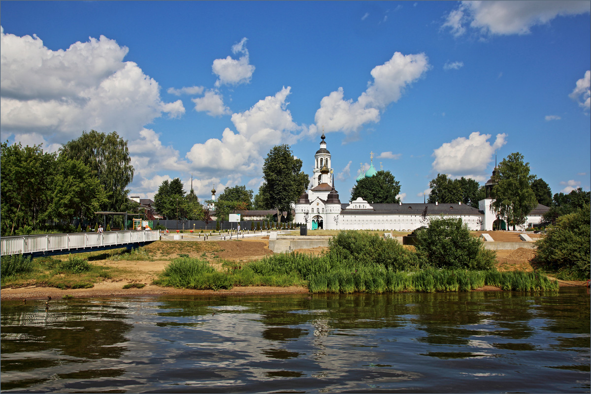 На Волге. Толгский монастырь