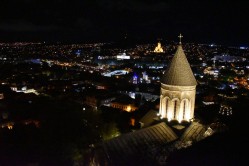 m.stefanovic 
Ноћни поглед на стари део Тбилисија са горњом Бетлеми црквом у првом плану 
2024-11-01 10:45:11