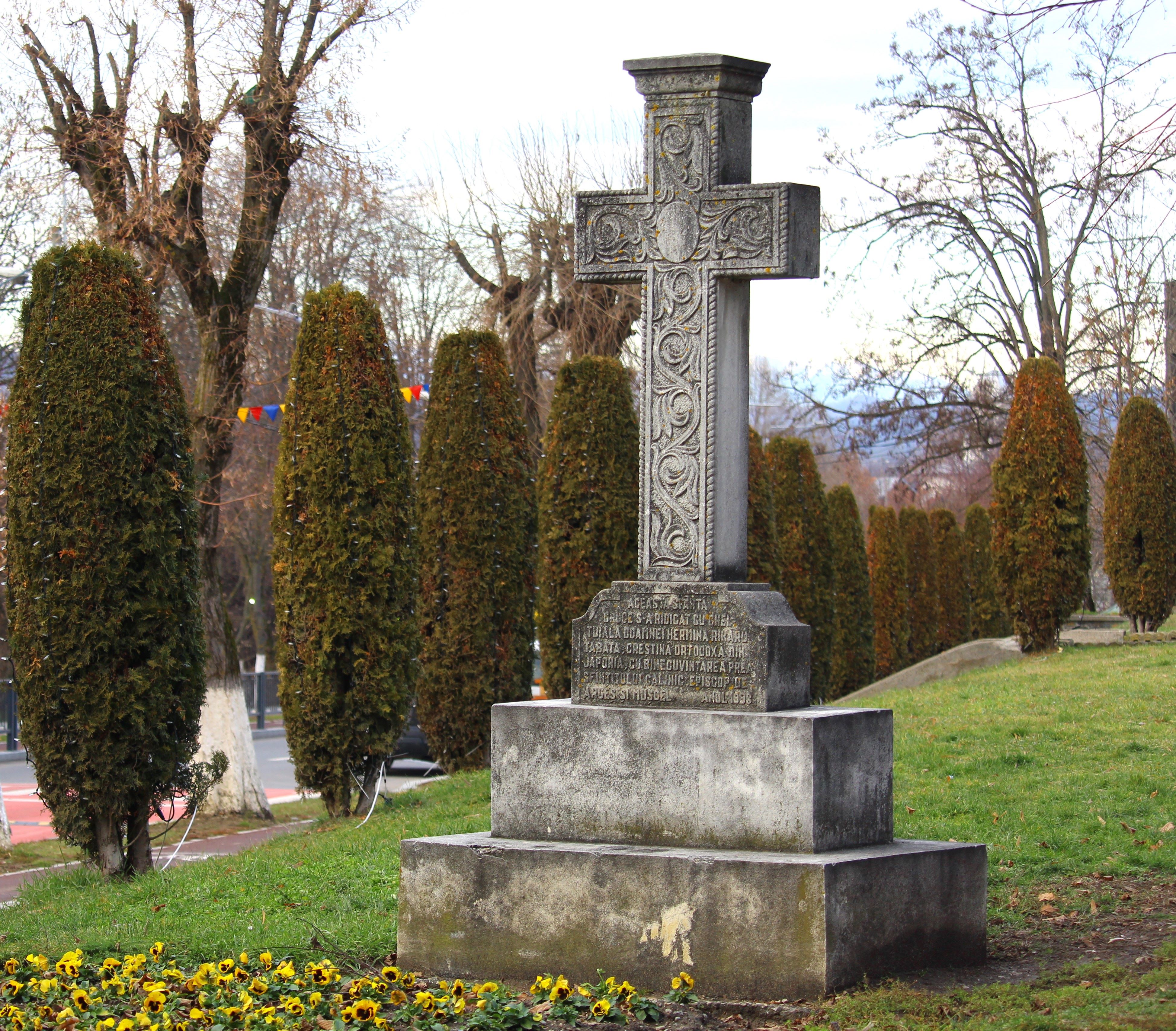 Roadside Cross, Curtea de Arges