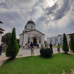 anamariaavram 
People attending the Divine Liturgy at Comana Monastery 
2024-12-12 21:02:47