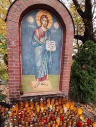 anamariaavram 
Candels and prayers to the icon of our Lord 
2024-12-15 22:29:12