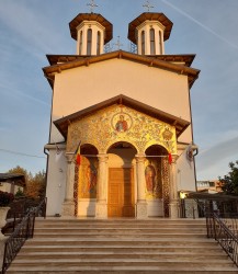 anamariaavram 
Sunset over a church 
2024-12-15 22:30:36