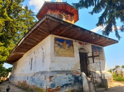 anamariaavram 
Saint George church from an old cemetery in a village, Romania 
2024-12-16 21:01:47
