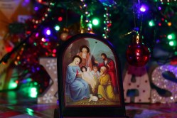 anamariaavram 
Icon with the birth of the Lord between Christmas decorations 
2024-12-18 20:07:29