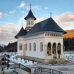 anamariaavram 
Sihastria Putnei Monastery covered in snow 
2024-12-21 21:57:21
