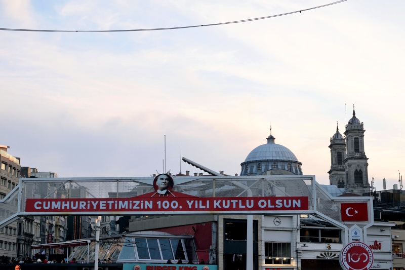 Plac Taksim, 100-lecie Republiki Tureckiej i katedra Świętej Trójcy, 2024