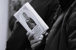 anamariaavram 
People reading prayers 
2025-02-05 22:19:17