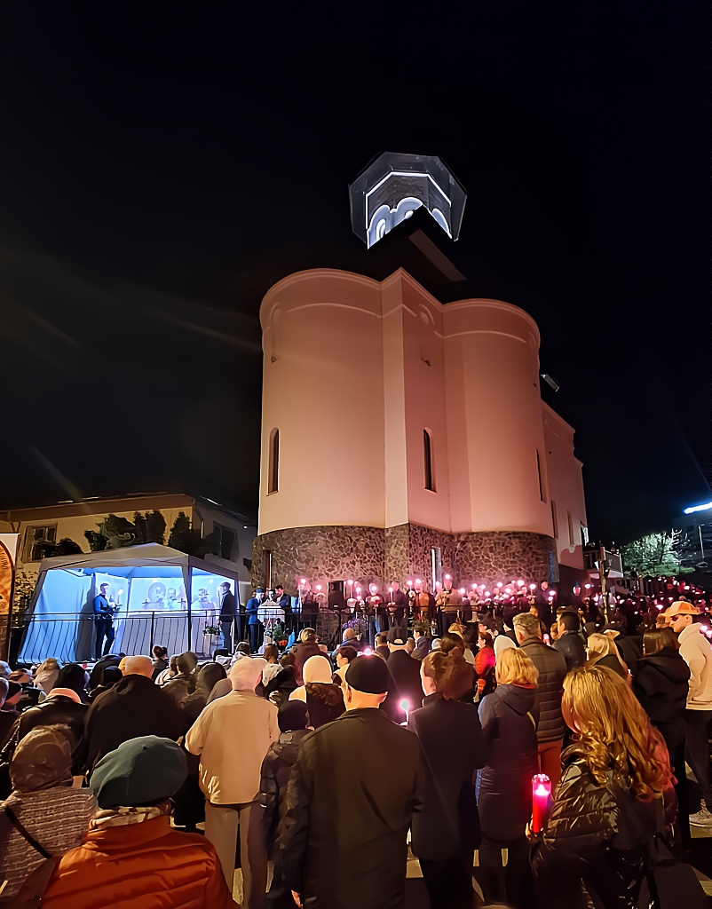 Hristos Anesti! Hristos a Înviat!