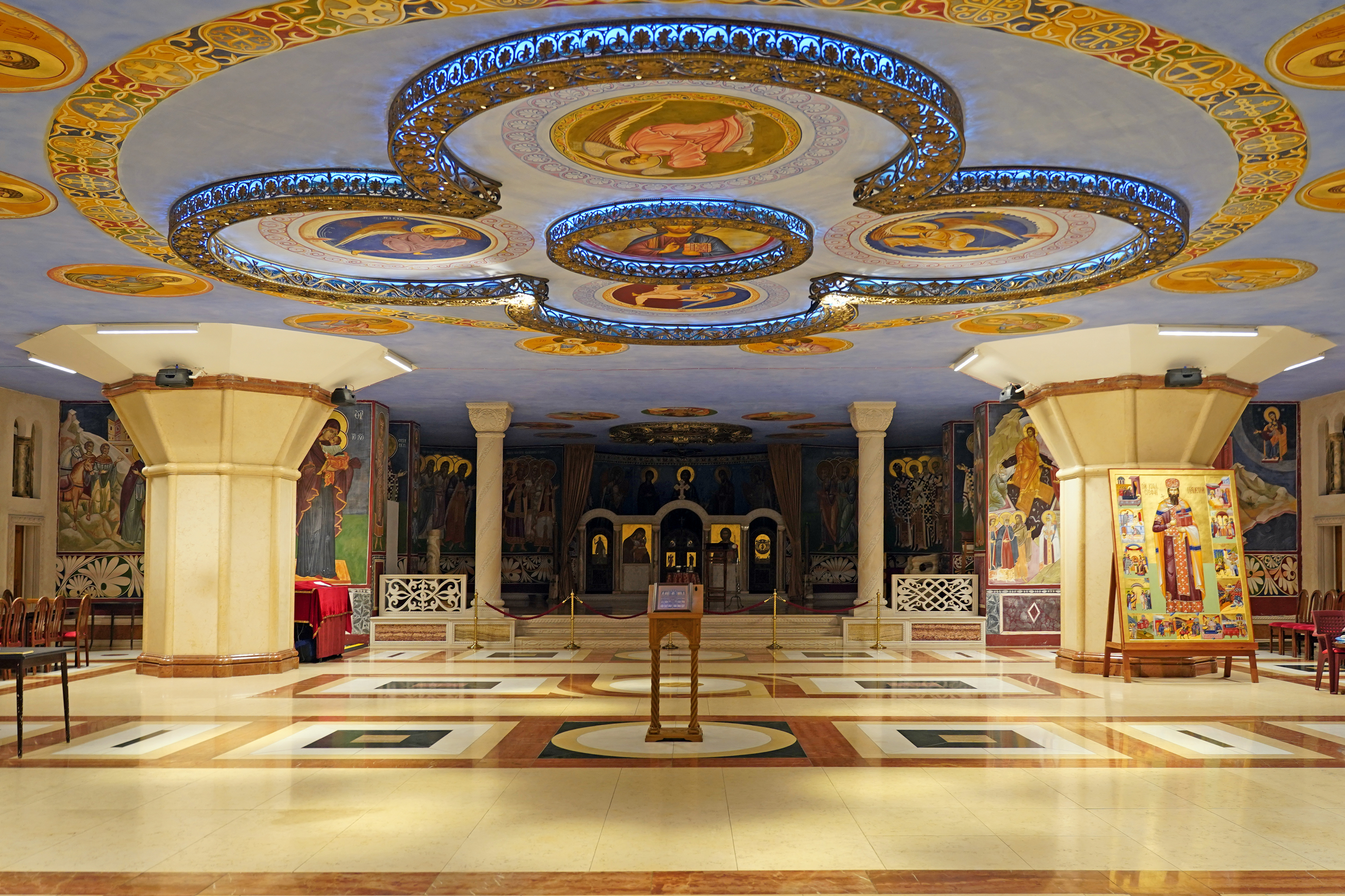 Metropolitan Amphilohije grave