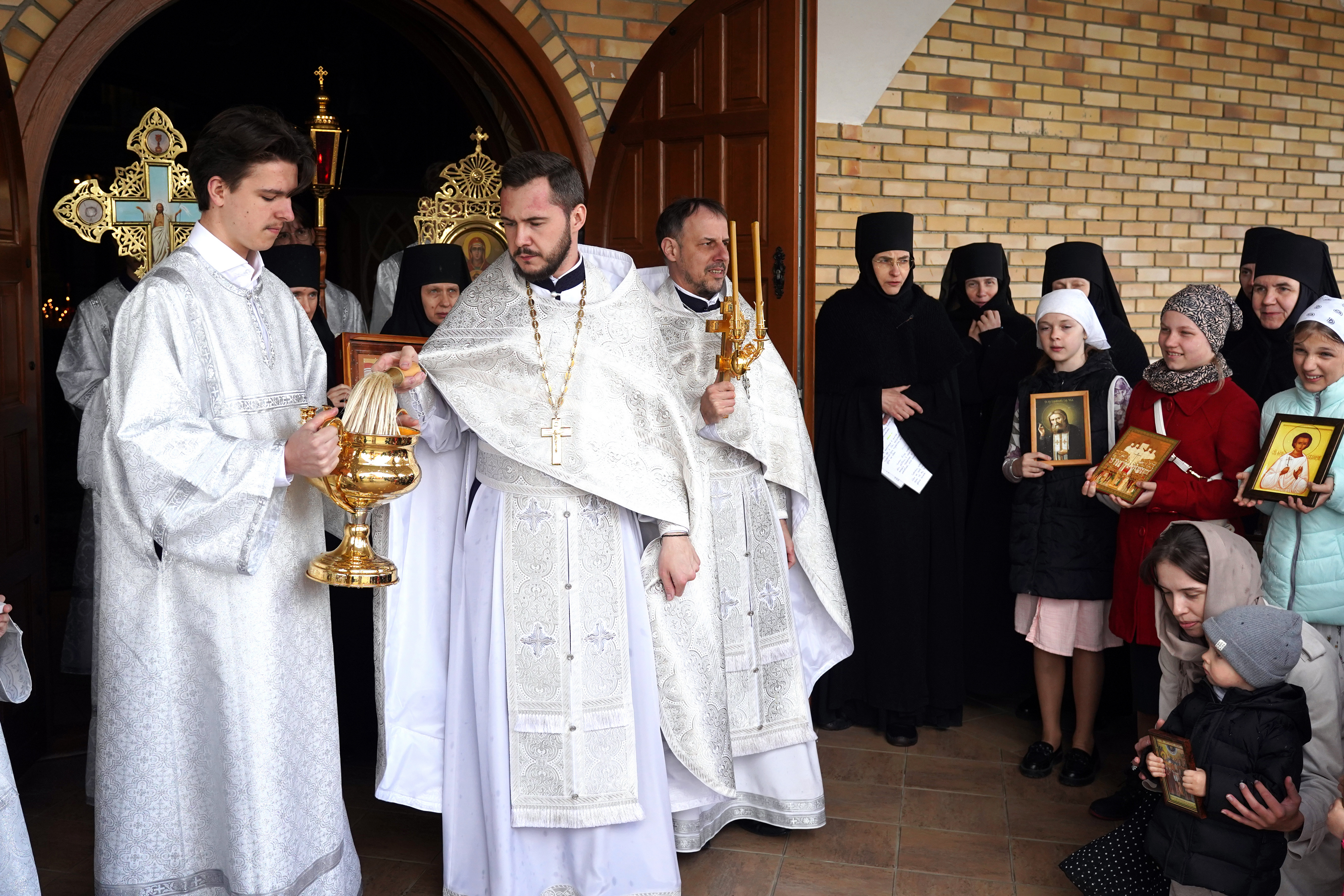Zwierki Convent - procession in Paschal period
