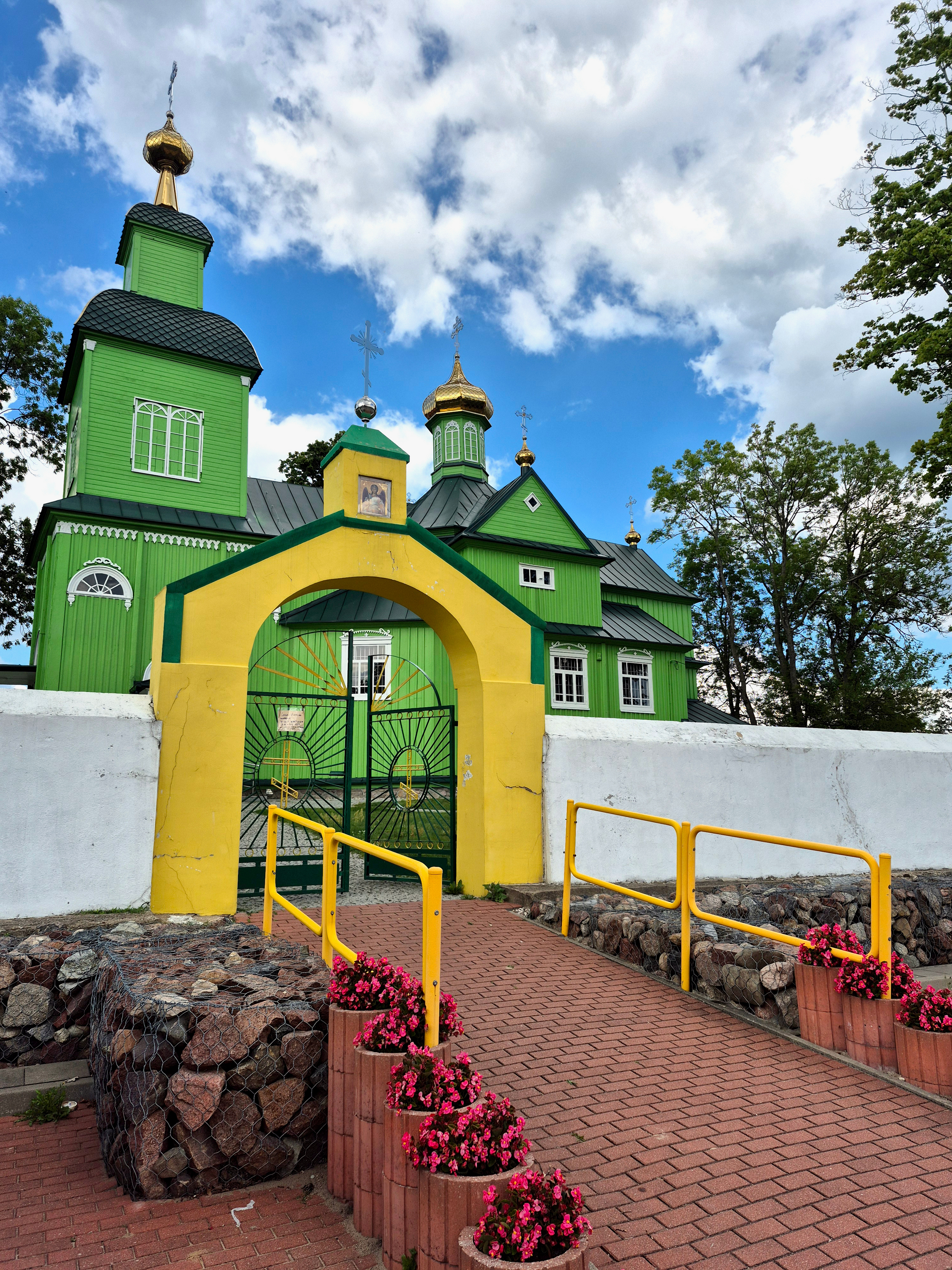The entrence to the Orthodox church in Trześcianka