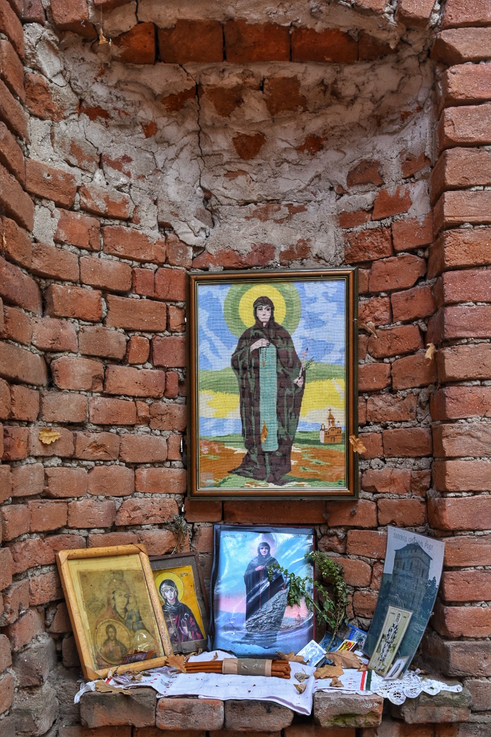Црква Свете Петке, Придворица