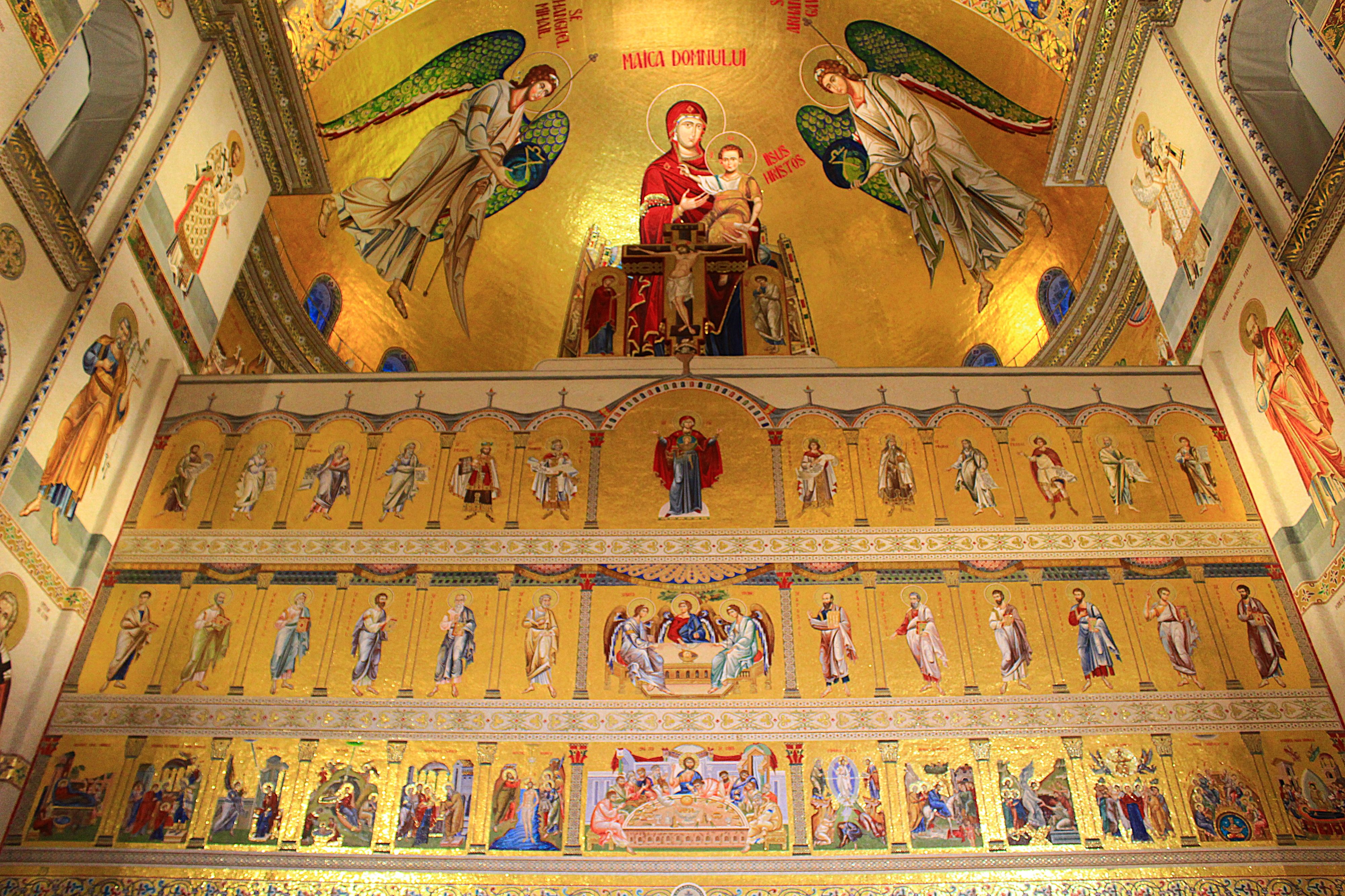 Iconostasis of Romania&#039s Nathional Cathedral