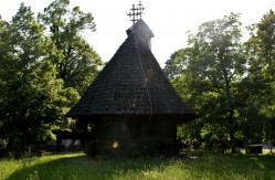 Sheep1389 
Popołudniowe słońce i drewniana cerkiew, 2025 
2025-10-04 17:02:24