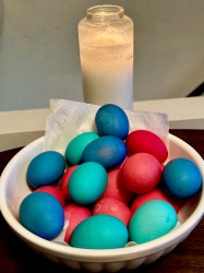 nicoolphoto 
Easter eggs 
2025-10-04 20:50:53