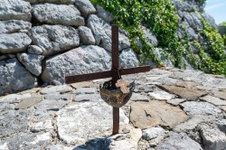 alik 
Ćelija Piperska Monastery 
2025-10-16 09:44:15