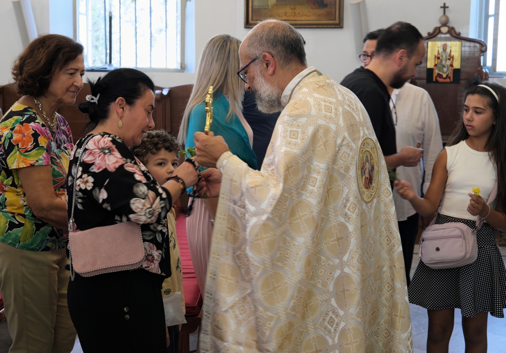 Rozdzielanie kwiatków pomiędzy wiernych, Podwyższenie Krzyża