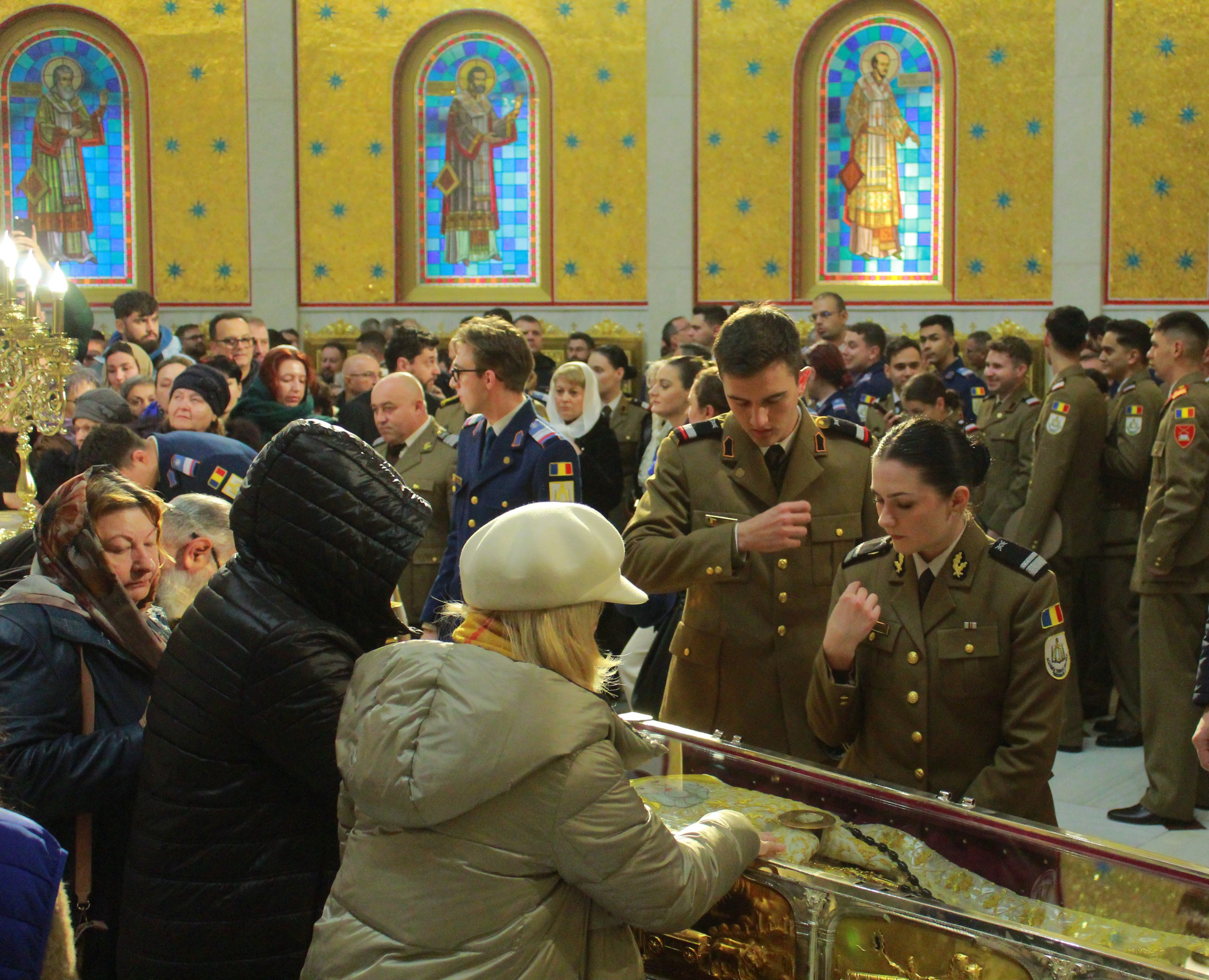 Pilgrims and militars visiting Romania&#039s National Cathedral 