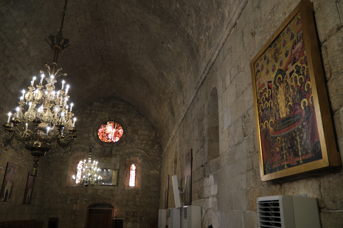 Wnętrze cerkwi Zaśnięcia Bogurodzicy w Balamand 2025