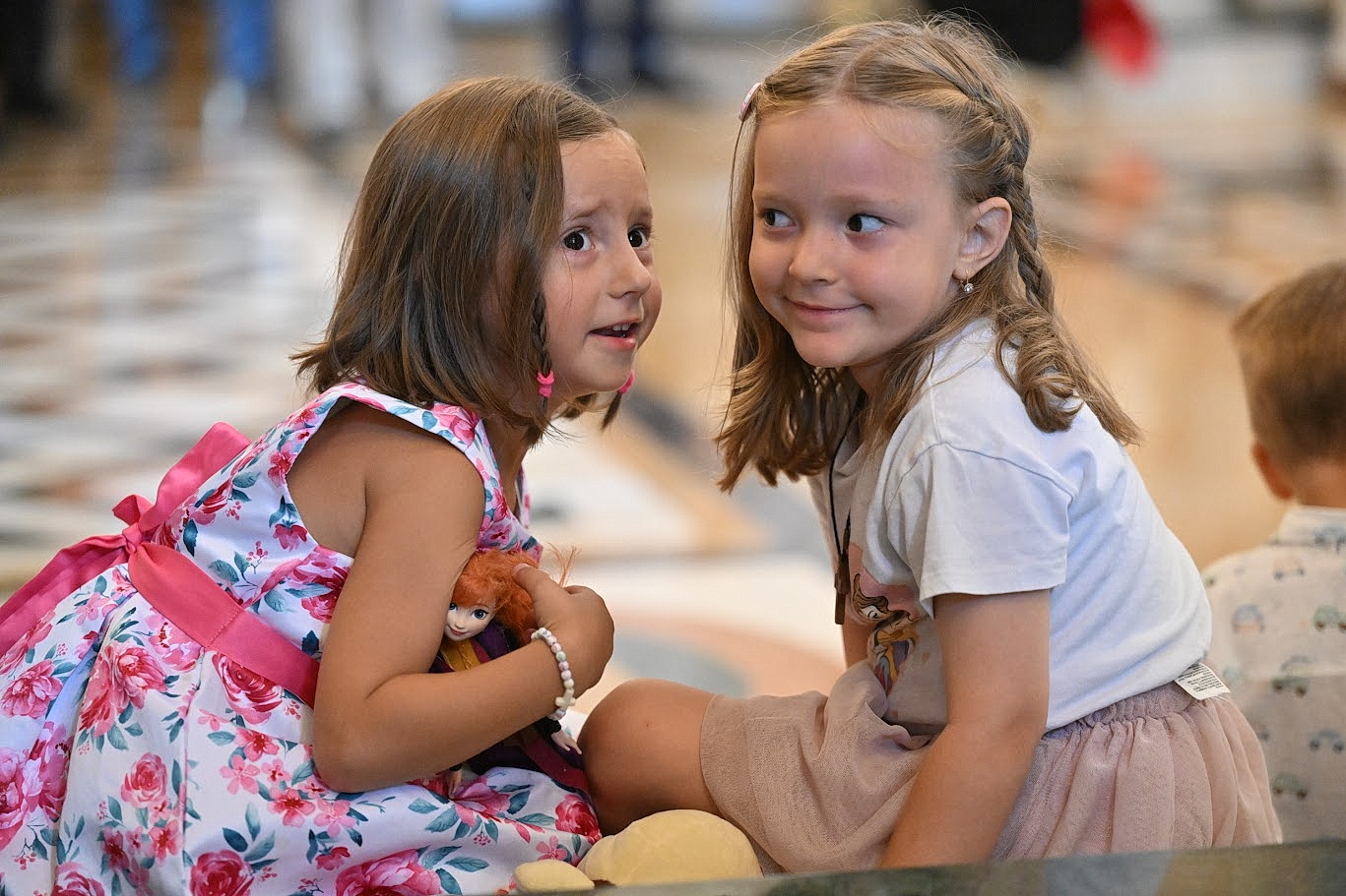 Дјеца у Саборном храму Св. Јована Владимира на празник Рођења Пресвете Богородице