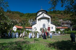 alik 
Monaster Morača 
3 
2025-11-04 14:35:35