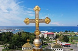 Дејан Вукић 
Крст на куполи Саборног храма Светог Јована Владимира у Бару 
2025-11-28 16:02:02