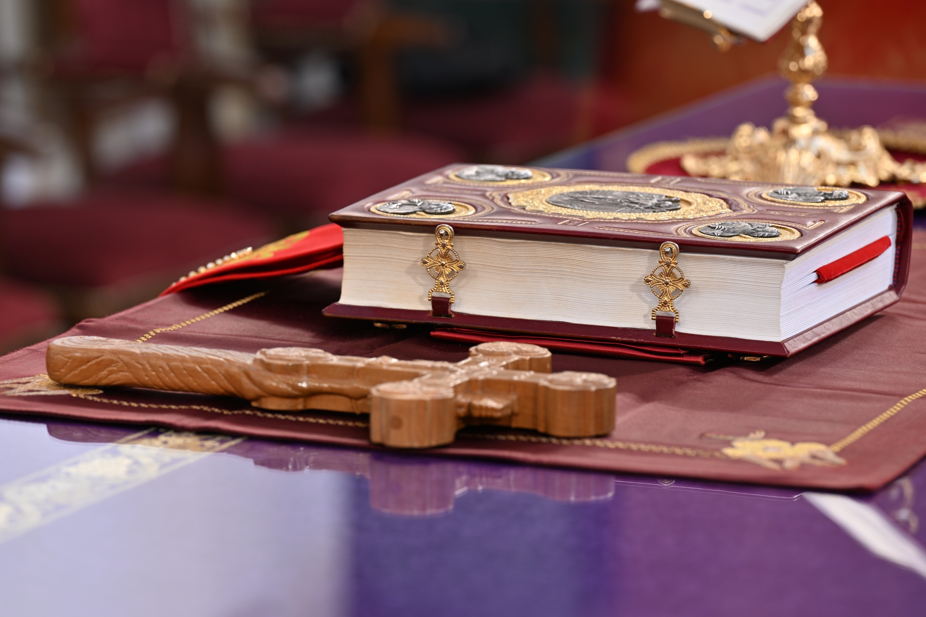 Свето Јеванђеље - Саборни храм Светог Јована Владимира