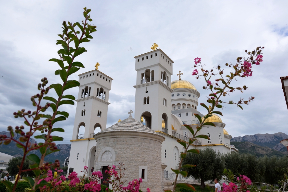 Sobór w mieście Bar i kwiaty, 2024