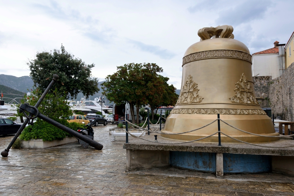 Dzwon stworzony przez mnichów w Budwie, 2024