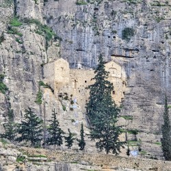 zinka2 
Monaster w skale.  
0 
2026-01-01 17:02:19