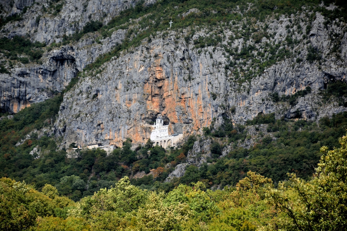 Monaster Ostrog z oddali, 2024