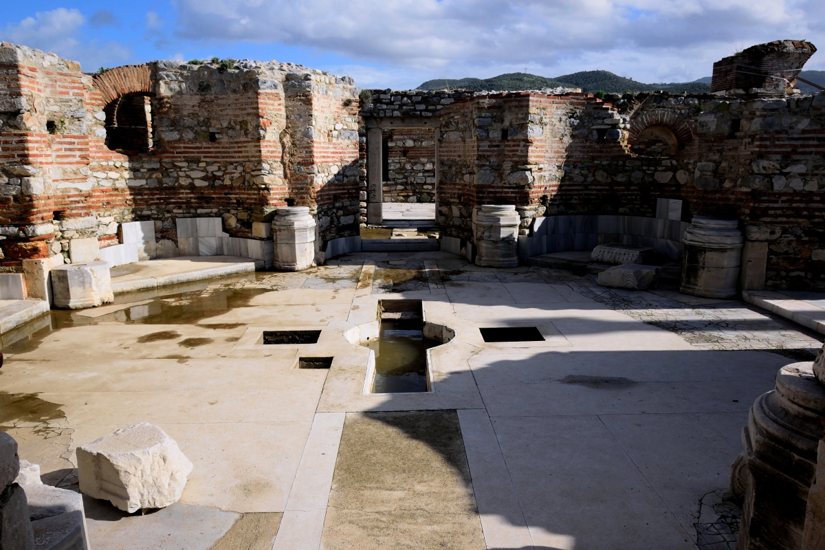 Ancient Ephesus (4) - baptisterium
