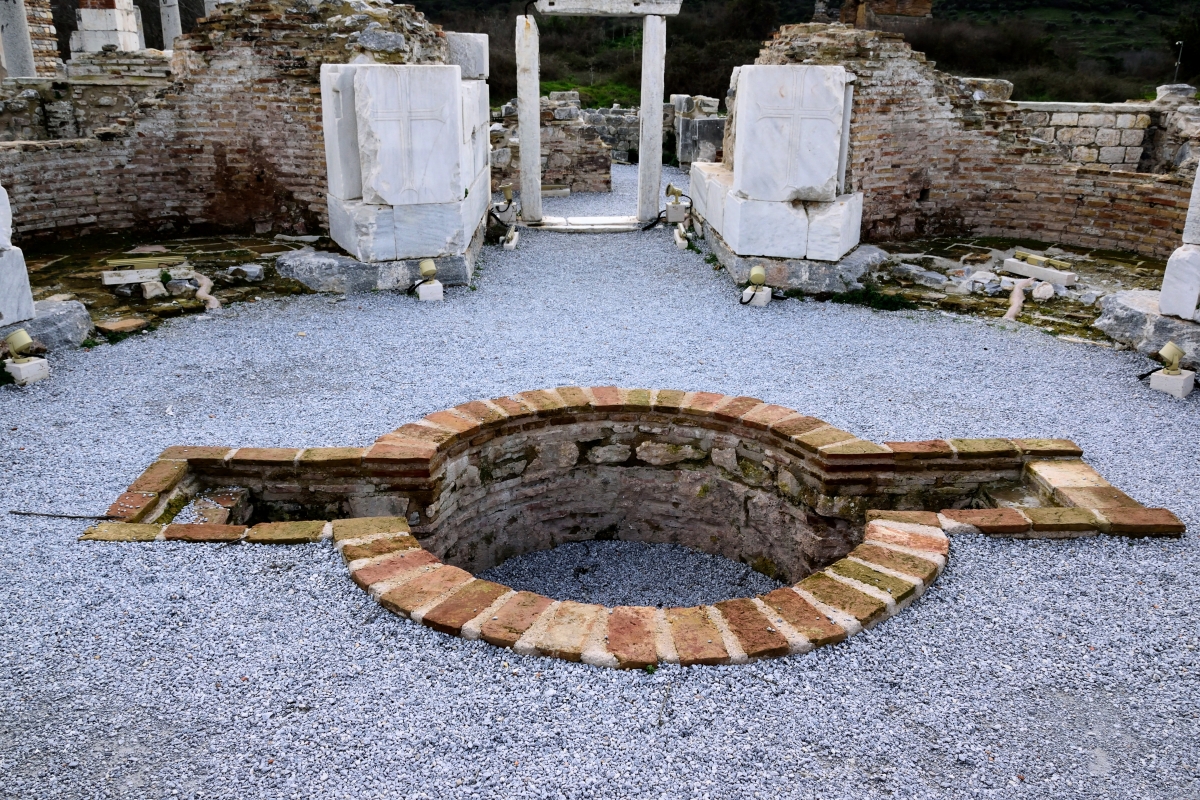 Ancient Ephesus (5) - another baptisterium