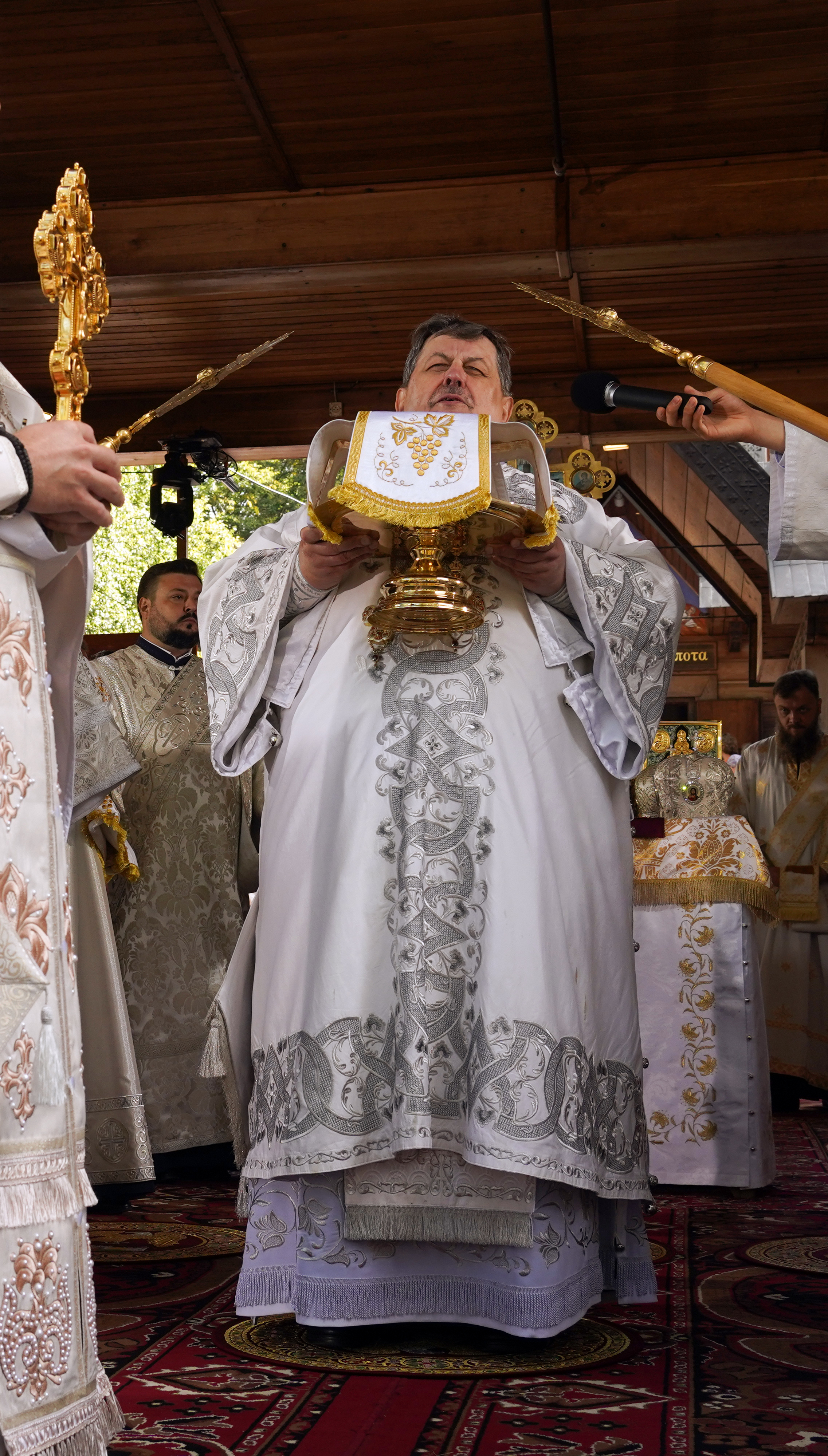 The main Divine Liturgy of Transfiruration feast in Grabarka Convent 