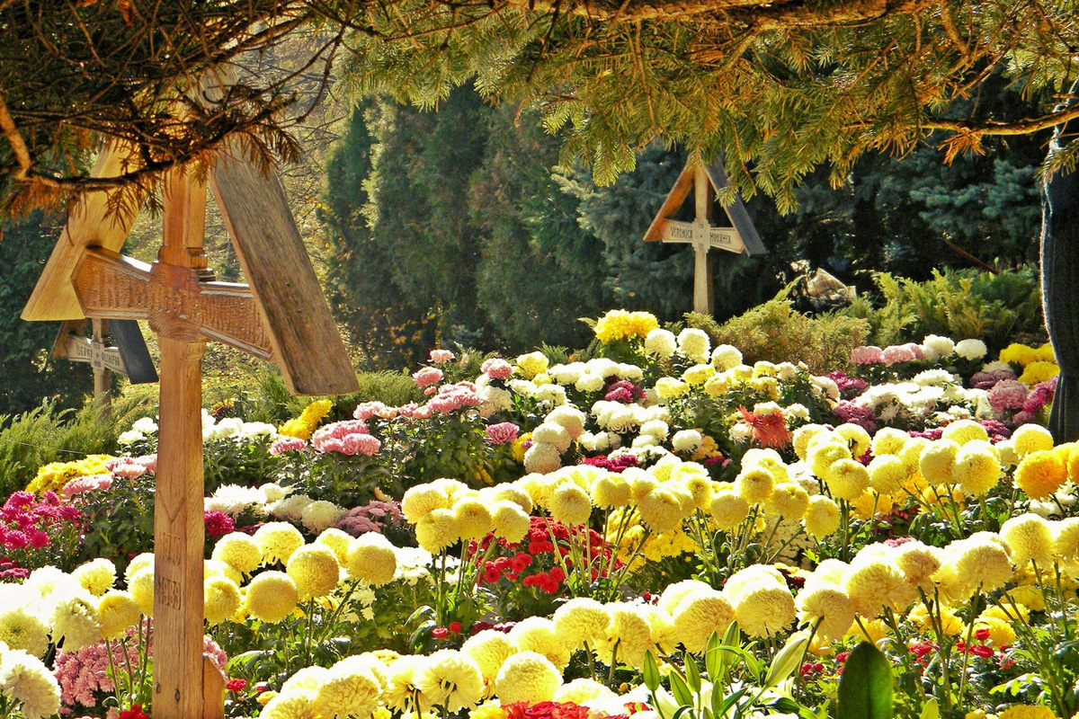 Mormantul Parintelui Arsenie Boca de la Manastirea Prislop  