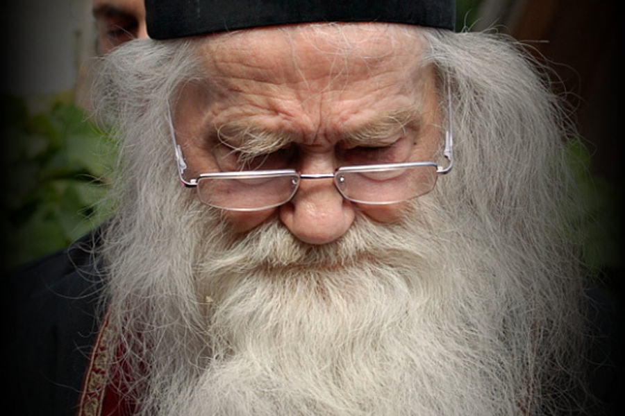 La mulţi ani, părinte Justin! 