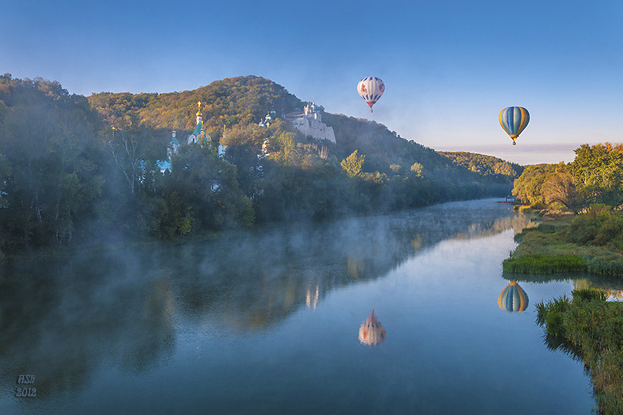 In the sky above the Lavra 