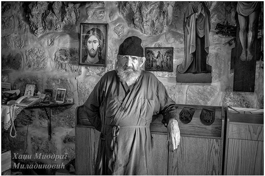 Monah iz manastira Karantal 